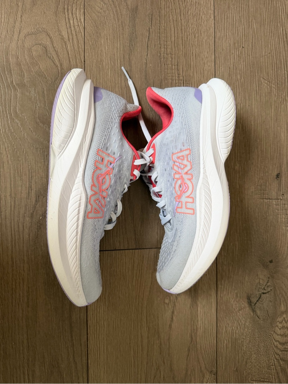 Hoka Women's match 6 size 8.5 B